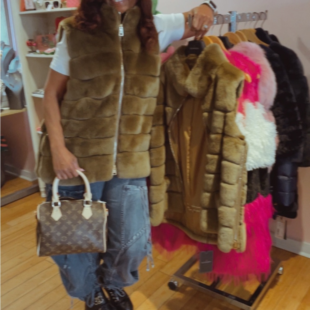 NWT Fur Rex fur vest Senape